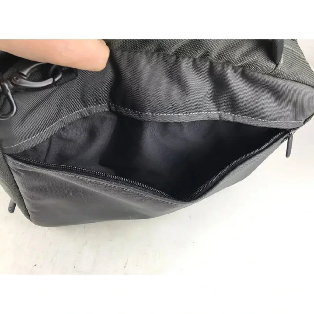 Incase Unisex Adults Olive Green Pockets Double Handles Zip‎ Around Laptop Bag